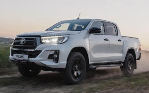 Toyota Hilux Double Cab Exclusive Black